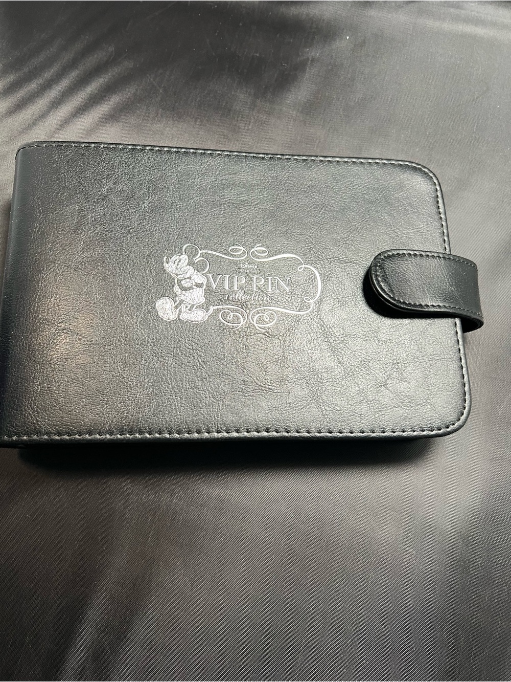 Disney Movie Club DMC VIP Pin Collection Black Binder w/ Mickey Mouse Logo